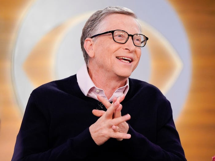 Dựa trên số tài sản tăng thêm của tỷ phú Bill Gates trong năm qua, Business Insider ước tính ông kiếm được 380USD/giây (8,8 triệu đồng/giây), khoảng 22.831 USD/phút (532 triệu đồng/phút).