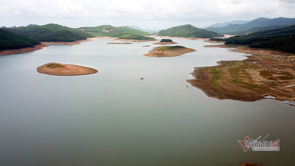 Ho nuoc ngot lon nhat Quang Ninh tiem can muc nuoc chet-Hinh-3