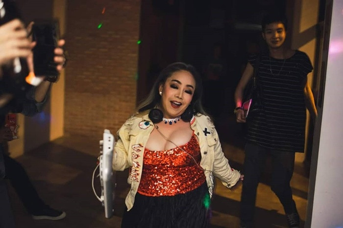 Chính vì điều này, nhiều người cho rằng bà không hề giàu có như những chia sẻ trước đó. Nguồn ảnh: Getty Image Video: Đại gia Việt lùng sục cá ‘khủng long 6 sừng’. Nguồn: VTC14