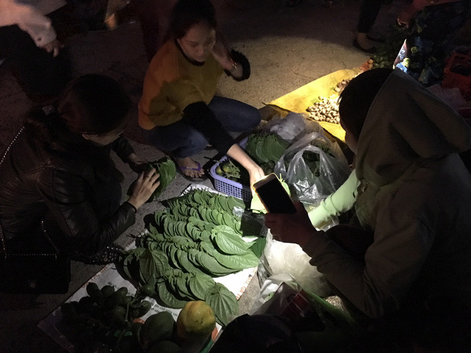 Hội chợ Gò – Trường Úc (thị trấn Tuy Phước, Bình Định) nổi tiếng là phiên chợ chỉ họp một lần duy nhất vào sáng mùng 1 Tết hàng năm. Ảnh: Người lao động.