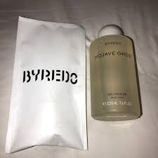 Byredo, một thương hiệu xa xỉ ở châu Âu gần đây tung ra thị trường loại nước rửa tay có giá lên tới 35 USD nhưng cũng nhanh chóng cháy hàng. Ảnh: Getty.