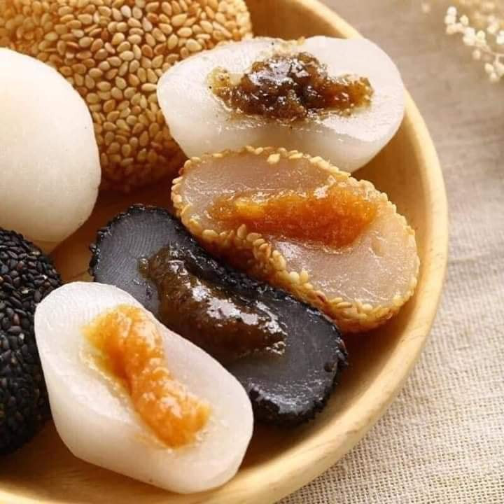 Tính ra, chỉ với 1.000 – 3.000 đồng/gói, người tiêu dùng có thể được ăn thử các loại “sơn hào hải vị” của Trung Quốc.