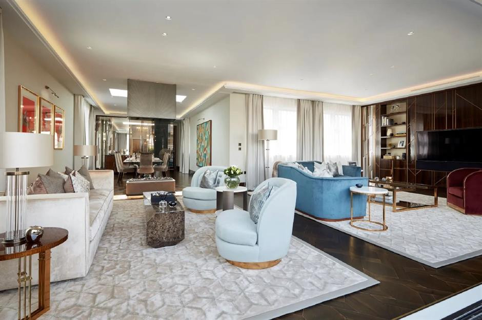 căn hộ áp mái nằm ở trung tâm London được thiết kế theo tiêu chuẩn cao nhất, rộng 427m2, gồm 2 tầng và có giá 33 triệu USD.