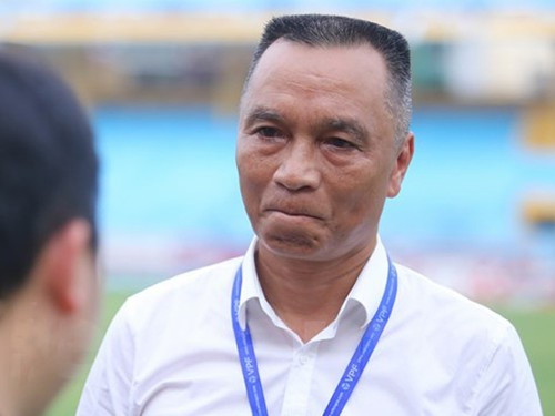 Từ ngày đầu thành lập, ông Đông thẳng thắn chia sẻ đã "kiếm" được khoảng 35 tỷ đồng, đủ sức nuôi CLB Hà Nội chơi giải hạng Nhất (tốn khoảng 15-17 tỷ đồng/mùa).