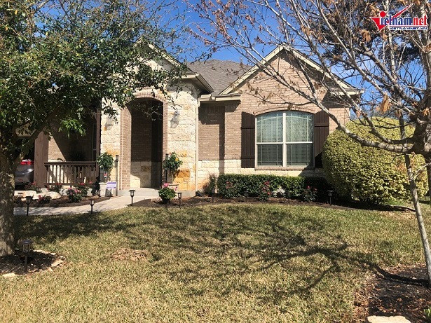 Nhà mới của Quách Thành Danh ở bang Texas (Mỹ) giá 11 tỷ đồng, có sân chơi và gần trường học của các con.