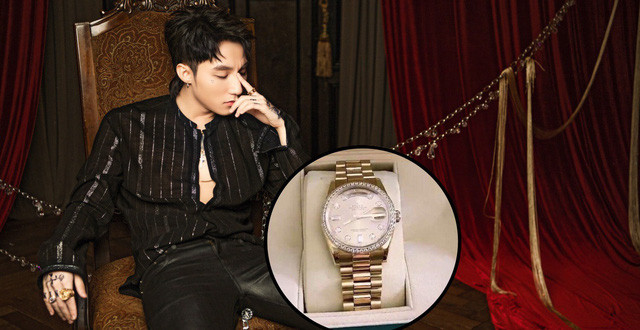 Đầu tháng 11/2019, Sơn Tùng tiếp tục bổ sung một chiếc đồng hồ Rolex với tên gọi đầy đủ là Rolex Day Date 40 full gold 18k. Chiếc đồng hồ được trang chủ của nhà mốt Ý bán với giá 31.000 USD (tương đương 744 triệu đồng) - Ảnh: Internet