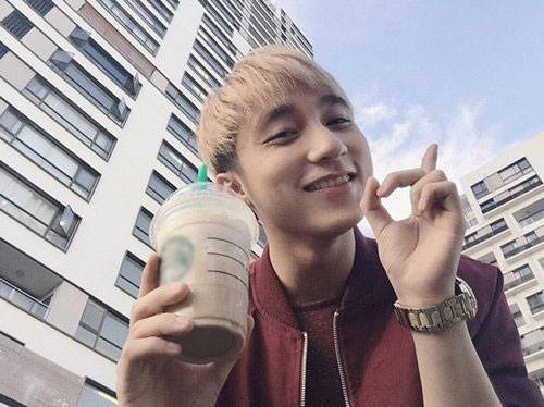 Nam ca sĩ sinh năm 1994 hiện sống tại một căn hộ cao cấp tại quận 7 (TP.HCM). Ảnh: GDTĐ.