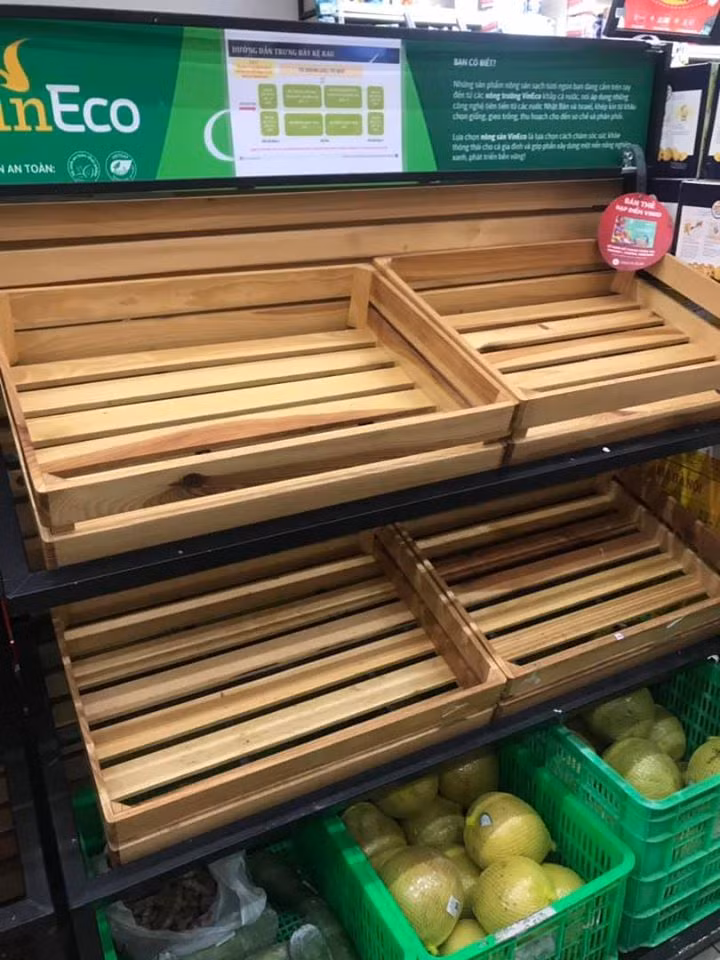 Không ít bà nội trợ chỉ biết kêu than vì đến siêu thị mà không thể mua được rau xanh. Ảnh: NDH. Video: Cách nhận biết người nhiễm virus Corona. Nguồn: VTC1.