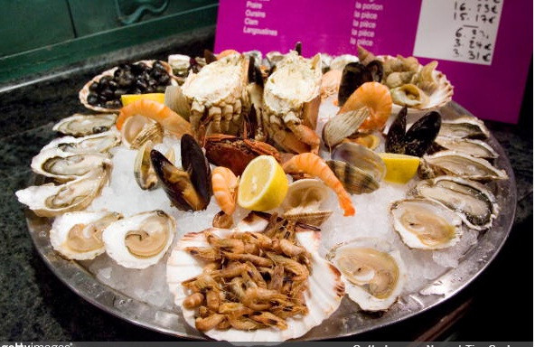 Một nghiên cứu tâm lý khách hàng cho thấy, giá thành ảnh hưởng tới ấn tượng của khách hàng về hương vị và chất lượng của món ăn. Vì vậy, giá vé càng cao thì càng có đồ ăn ngon.