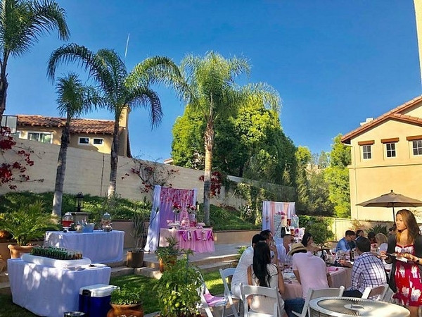 Ông xã Thanh Thảo là chủ của nhiều phòng khám nha khoa tại Mỹ và một phòng khám tại Đà Nẵng (Việt Nam). Gia đình ca sĩ sống trong căn biệt thự rộng lớn tại California. Ảnh: FBNV.