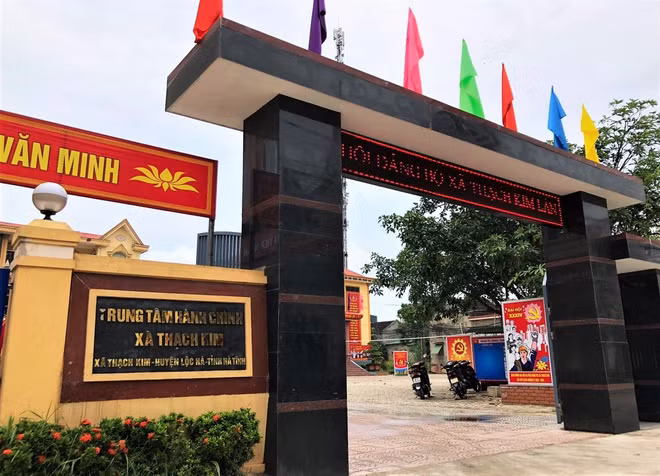 Pho chu tich xa dap huyet mo xin thoi chuc