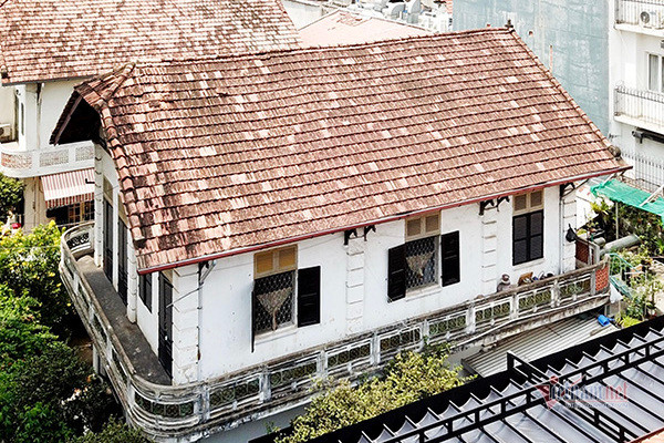 Trong đó, biệt thự cũ số 11 và 13 Ngô Thời Nhiệm được xếp vào nhóm 1. Chủ sở hữu biệt thự nhóm 1 không được làm thay đổi nguyên trạng ban đầu của biệt thự cũ. Ảnh: Vietnamnet.
