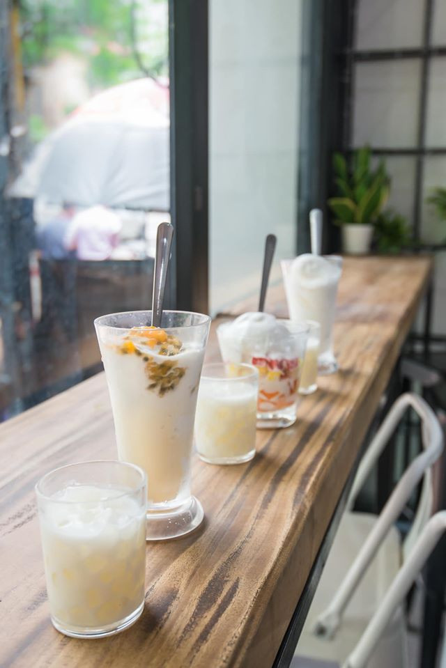 Thực tế, sữa chua trân châu bắt đầu có mặt tại Hà Nội từ cuối 2019. Sang năm nay, nhiều quán sữa chua trân châu mọc lên nhiều hơn, hình thành nhiều chuỗi lên tới hàng chục cửa hàng.