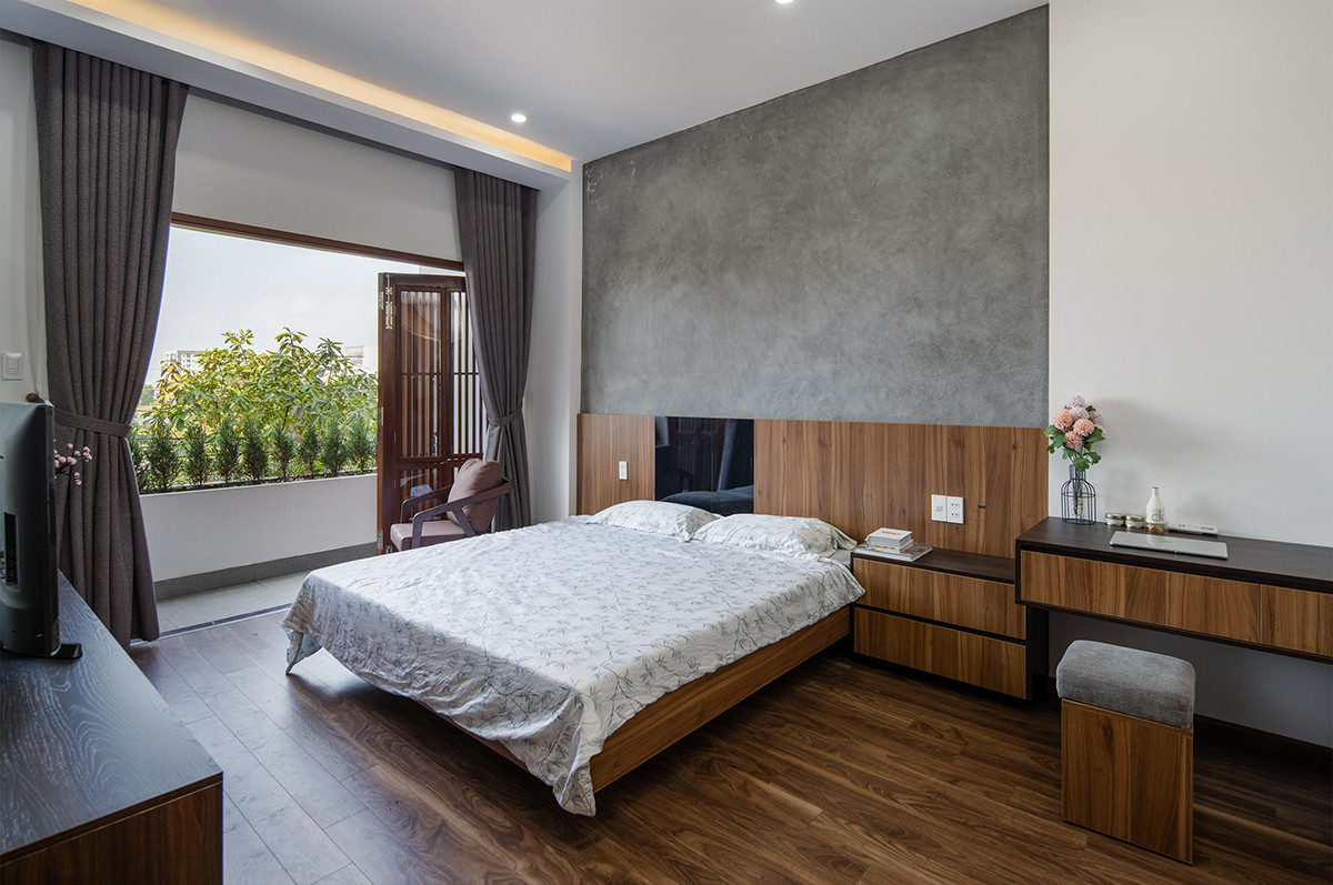 Phòng ngủ có hệ thống cửa lớn mở ra góc nhìn tuyệt đẹp.