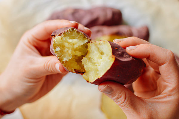 Hương vị Khoai tươi từ Nhật ngọt như kẹo, kèm theo vị bùi như hạt dẻ.