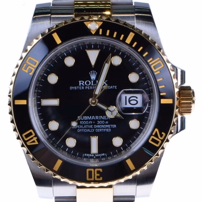 Cũng bởi thế mà Rolex đã và đang được sao chép theo nhiều cách. Thậm chí, nhiều mẫu Rolex giả có ngoại hình giống đến 80% hàng thật.