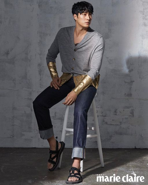 Không chỉ vậy, So Ji Sub còn thường xuyên xuất hiện trên các tạp chí nổi tiếng, làm đại sứ quảng cáo cho nhiều dòng sản phẩm cao cấp tại Hàn Quốc và quốc tế.