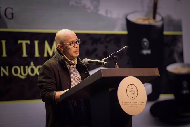 Sau 5 năm lên núi, ông Đặng Lê Nguyên Vũ bất ngờ có mặt ở sự kiện kỷ niệm thành lập 22 năm Tập đoàn Trung Nguyên và ra mắt hệ sản phẩm cà phê mới (2018).