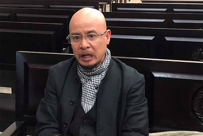 Dù lên núi, Chủ tịch Tập đoàn Trung Nguyên khẳng định ông vẫn lãnh đạo toàn diện mọi hoạt động của tập đoàn, và điều hành từ xa không có nghĩa là ông không hiểu tới "từng chân tơ kẽ tóc" của mỗi nhân viên.