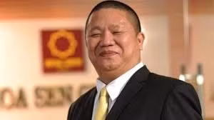 Trước đó, vào năm 2018, Chủ tịch Tập đoàn Hoa Sen quyết định lên núi sống thanh tịnh. Theo chia sẻ, mỗi tháng ông chỉ ghé tập đoàn 2 lần, mỗi lần 2 tiếng.