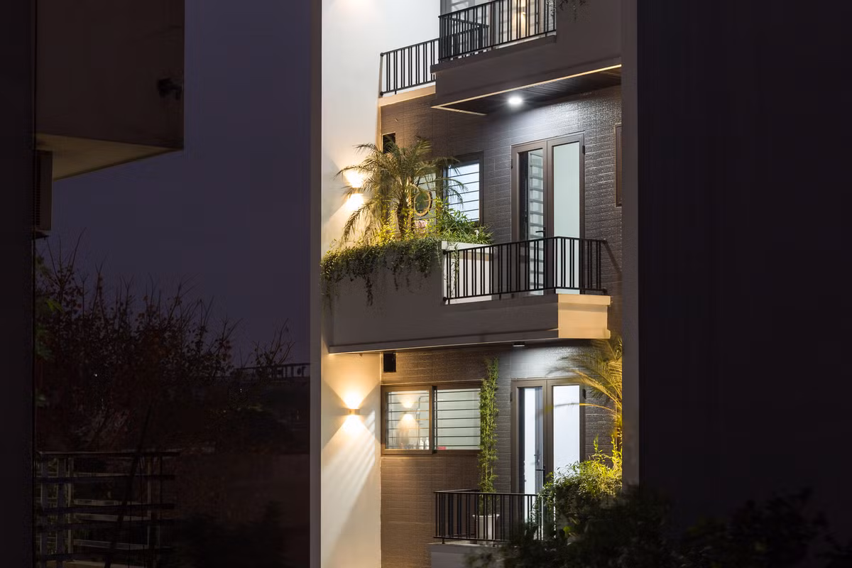 Chủ đầu tư là một cặp vợ chồng trẻ và một con gái 6 tuổi. Cả hai vợ chồng đều là giáo viên.