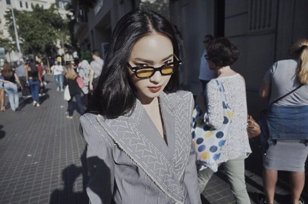 Châu Bùi được đánh giá là một trong những fashionista hàng đầu Việt Nam. Với tần suất làm việc và xuất hiện dày đặc trên khắp các show diễn, Châu Bùi có được thu nhập đáng mơ ước.