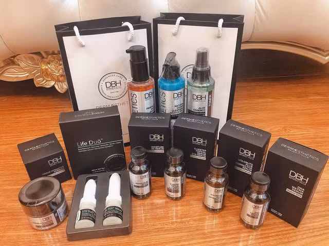 Đồ dưỡng da của DBH vốn vô cùng đắt đỏ cũng được Âu Hà My sắm về cả bộ với giá từ 50 - 70 triệu đồng.