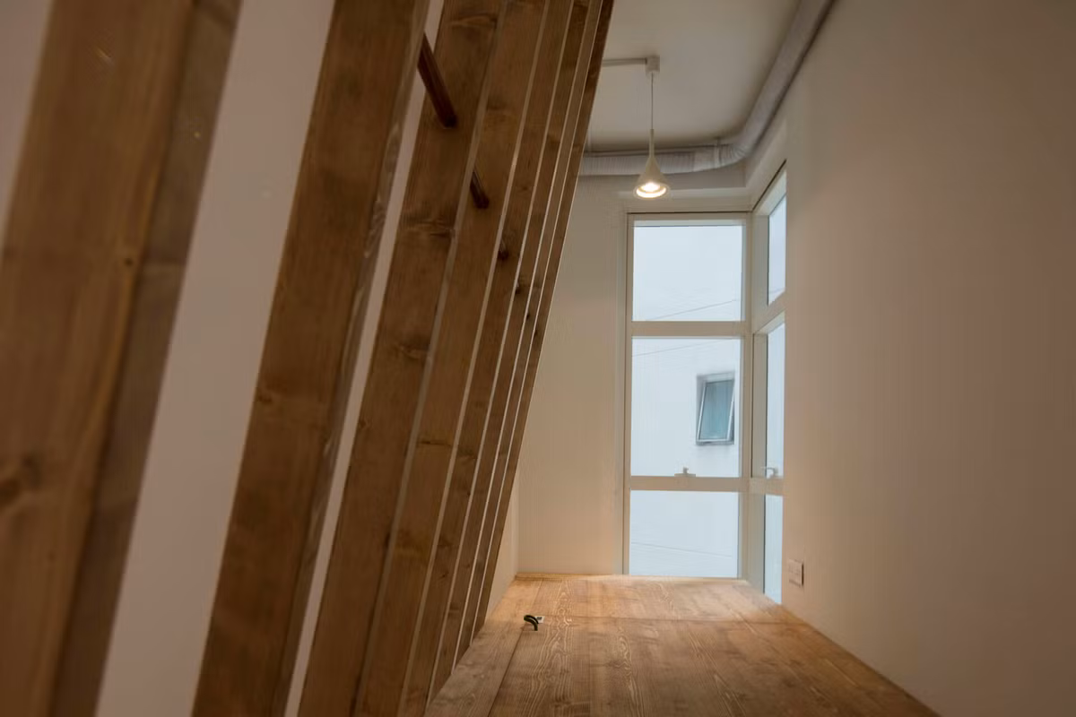 Hệ trục nghiêng độc đáo trong căn nhà.