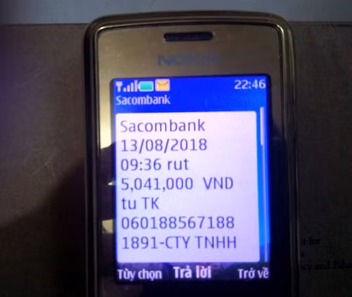 Hon tram trieu trong tai khoan Sacombank “boc hoi“: Bao nhieu phot tu nha bang nay?