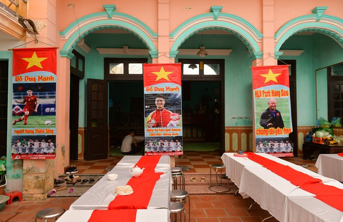 Căn nhà được xây trên diện tích khá rộng theo phong cách truyền thống ở vùng đồng bằng Bắc Bộ.