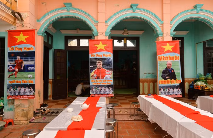 Căn nhà được xây trên diện tích khá rộng theo phong cách truyền thống ở vùng đồng bằng Bắc Bộ.