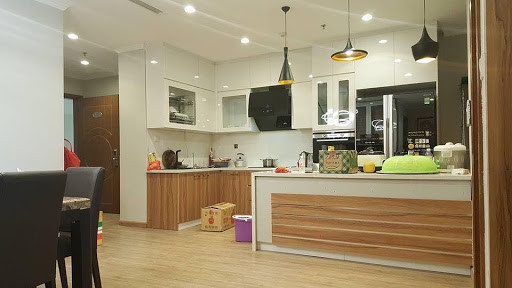 Nếu có thể hãy mở thông gió trong nhà. Bởi, thông gió giúp giảm mật độ vi khuẩn trong phòng vì virus có thể tích lũy hàng ngày trong căn hộ. Ảnh: Internet.