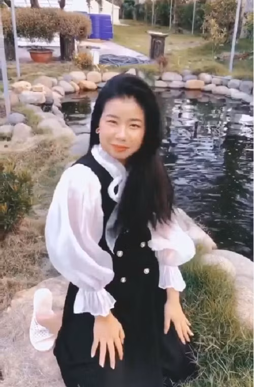 Hồ cá Koi là một trong những khu vực Bích Ngọc thích nhất trong nhà.