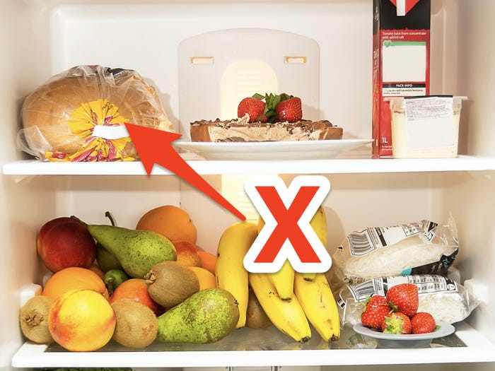 Theo Wong, nếu thường xuyên để bánh mì trong tủ lạnh, có thể bạn đã khiến nó bị thiu nhanh hơn nhiều so với ở nhiệt độ phòng.