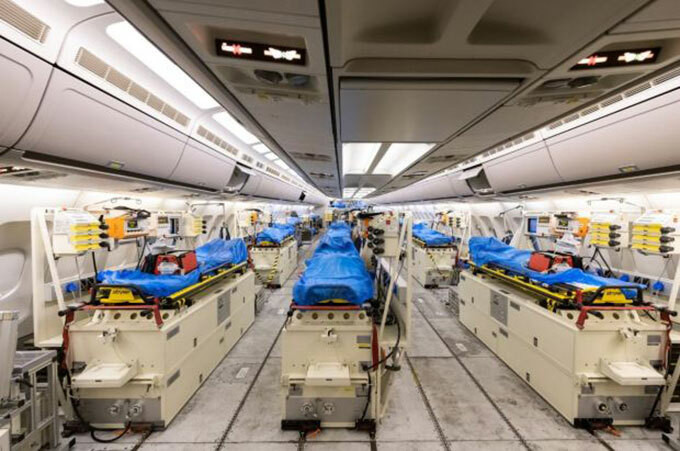 MedEvac gồm 44 giường bệnh, 16 bộ thiết bị chăm sóc đặc biệt, mỗi bộ đều được "trang bị đầy đủ công nghệ y tế mới nhất từ máy tính, hệ thống chẩn đoán đến máy hô hấp và tiêm tự động".