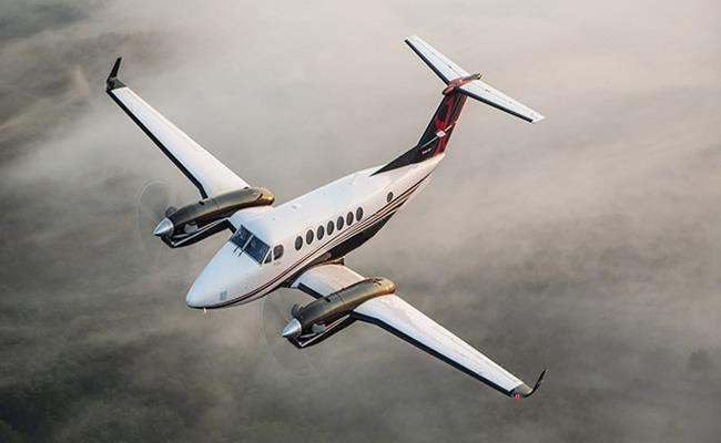 Năm 2008, bầu Đức bỏ 5,1 triệu USD mua chiếc máy bay hãng Beechcraft King Air 350, có sức chứa 12 người, do hãng Raytheon Aircraft (Mỹ) sản xuất.