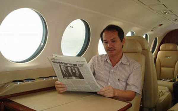 Tuy nhiên, để duy trì chiếc máy bay, mỗi tháng bầu Đức phải chi khoảng 300 triệu đồng.