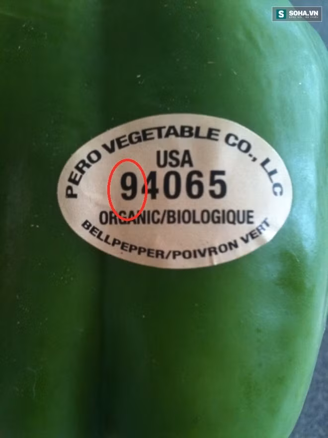 Loại hoa quả trồng bằng phương pháp hữu cơ là cách trồng mà không sử dụng hóa chất nhân tạo gồm chất bảo quản, phân bón hóa học hay thuốc trừ sâu, kháng sinh cũng như hormone kích thích tăng trưởng.