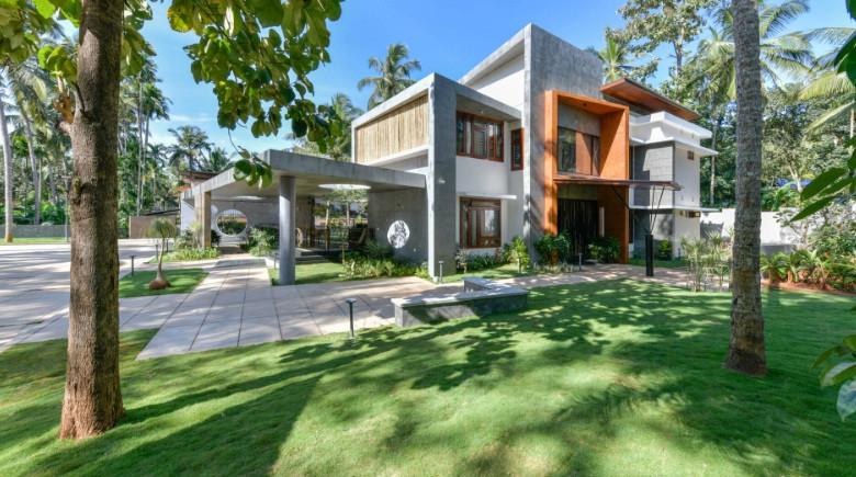 Dep hut mat biet thu xanh voi he thong gieng troi doc dao