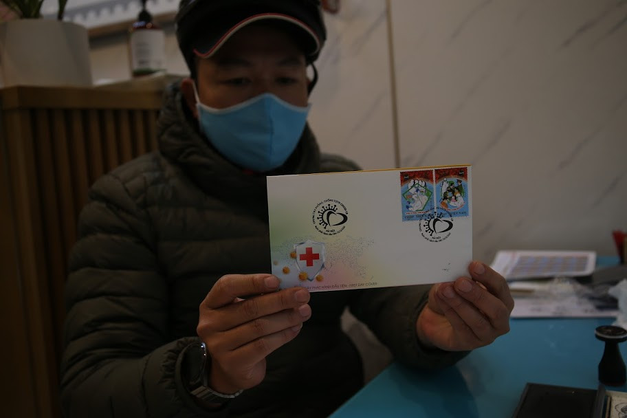 Chính những hy sinh thầm lặng của các lực lượng nơi tuyến đầu chống dịch đã tạo thêm sức mạnh, niềm tin, tạo động lực lớn để mỗi người Việt Nam đoàn kết, cùng nhau vượt qua khó khăn, hướng đến một cuộc sống khỏe mạnh, an toàn và hạnh phúc.