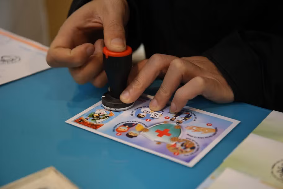 Việc phát hành bộ tem trong thời điểm hiện nay mang ý nghĩa lớn trong cộng đồng, thể hiện trách nhiệm và quyết tâm của Việt Nam đồng hành cùng các nước trong khu vực và thế giới chung tay đẩy lùi COVID-19.