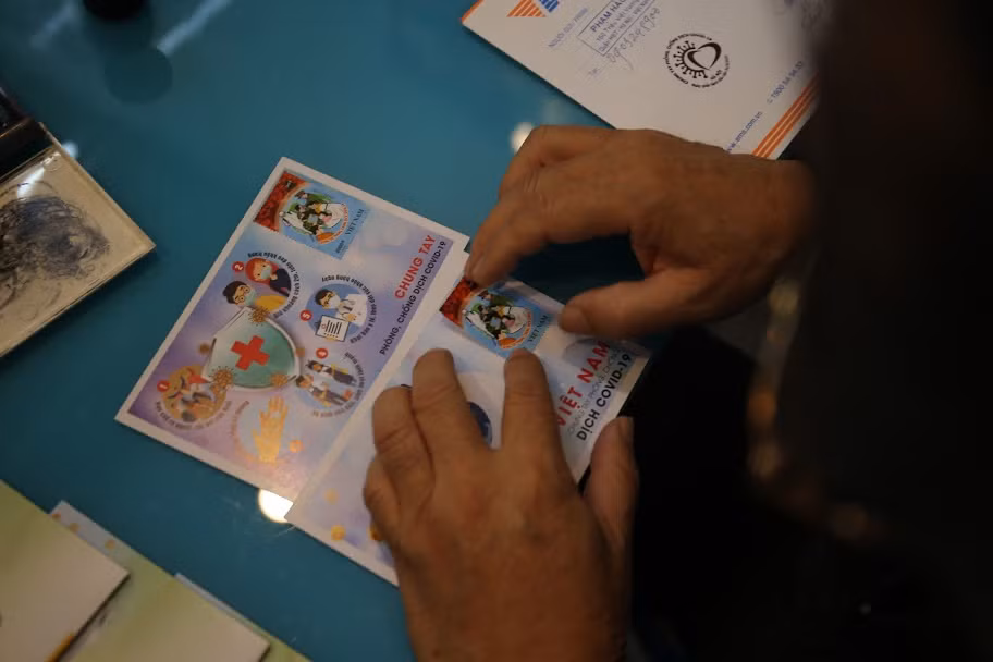 Bộ tem có thời hạn cung ứng trên mạng Bưu chính công cộng từ ngày 31/3/2020 đến ngày 31/12/2021.