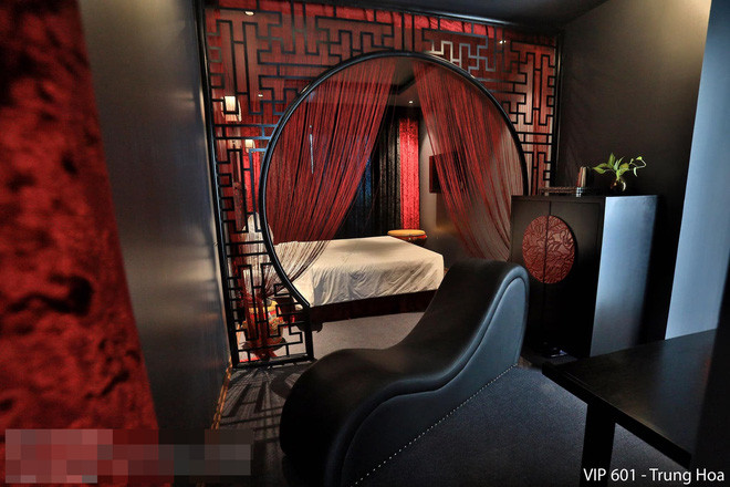 Căn phòng theo concept "Trung Hoa" lãng mạn.