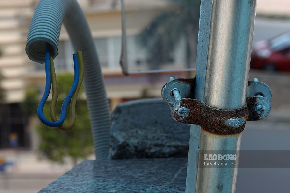 Chan cong trinh ty do Cat Linh-Ha Dong: Nguoi trong rau, ke ban nuoc-Hinh-3