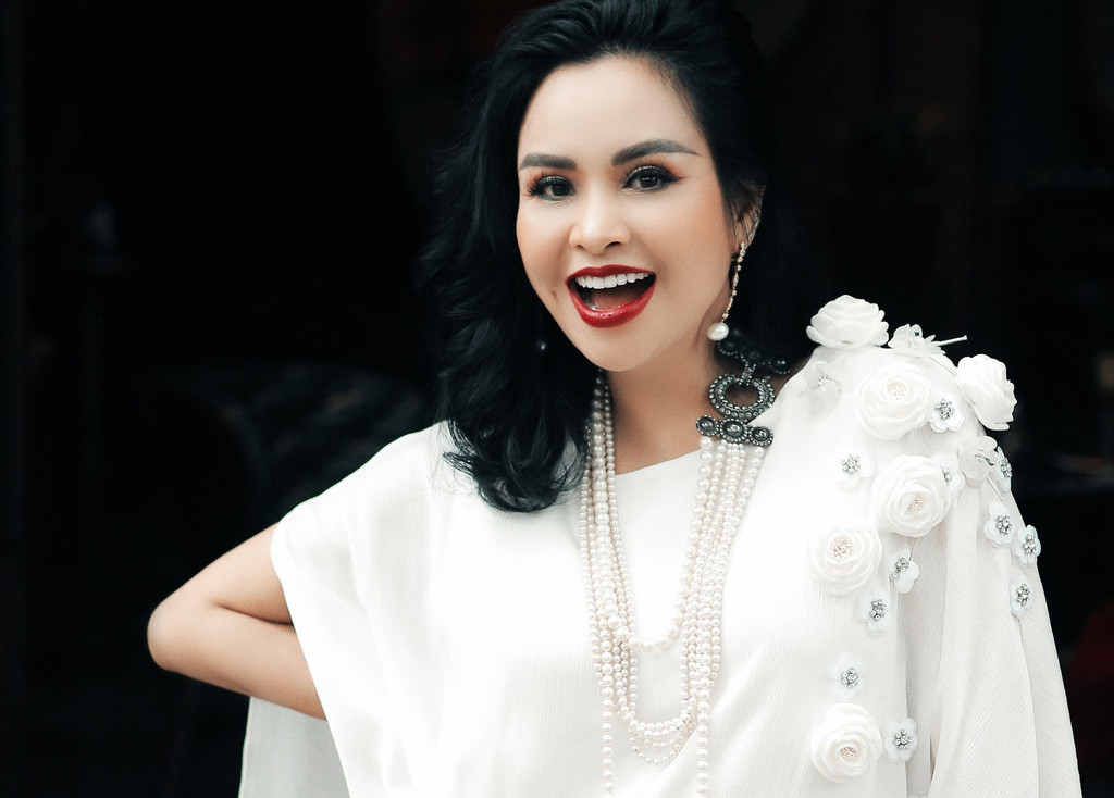Sau đó, diva Thanh Lam cũng xác nhận đang yêu ở tuổi 51. Nhờ có bạn trai mà cô như đang hồi xuân thậm chí còn thích nghe nhạc trẻ. Ảnh: Zing.