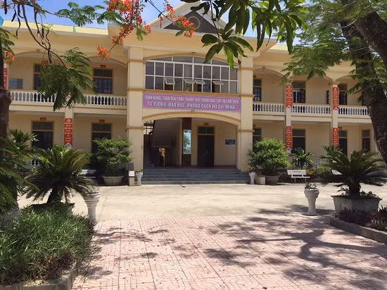 An ky luat cho nu can bo chinh sach xa 