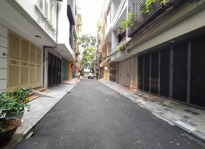 Bat chap “lenh dong cua”, nhieu quan ca phe o Ha Noi van tap nap khach-Hinh-11