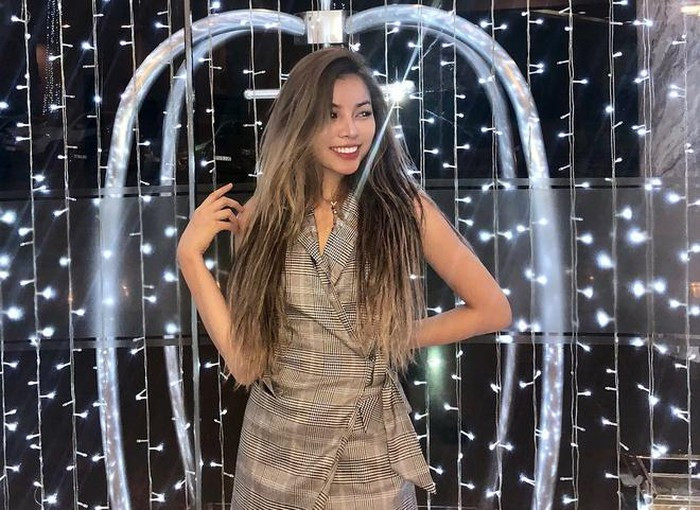 Tôn Nữ Anh Vân (19 tuổi, sống tại Mỹ) được biết đến như một tiểu thư giàu có với nhiều quần áo, phụ kiện đắt đỏ như túi xách, giày dép đến từ thương hiệu xa xỉ.