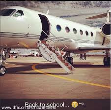 Cụ thể, Rich Kids of Instagram cung cấp dịch vụ du lịch hạng sang, cho thuê chuyên cơ riêng, du thuyền, siêu xe, khách sạn và biệt thự.