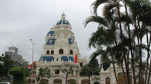 Nơi ở của đại gia Ngô Văn Phát là một toà lâu đài nguy nga nằm trên đường Lê Hồng Phong (TP Hải Phòng). Ảnh: Congan.